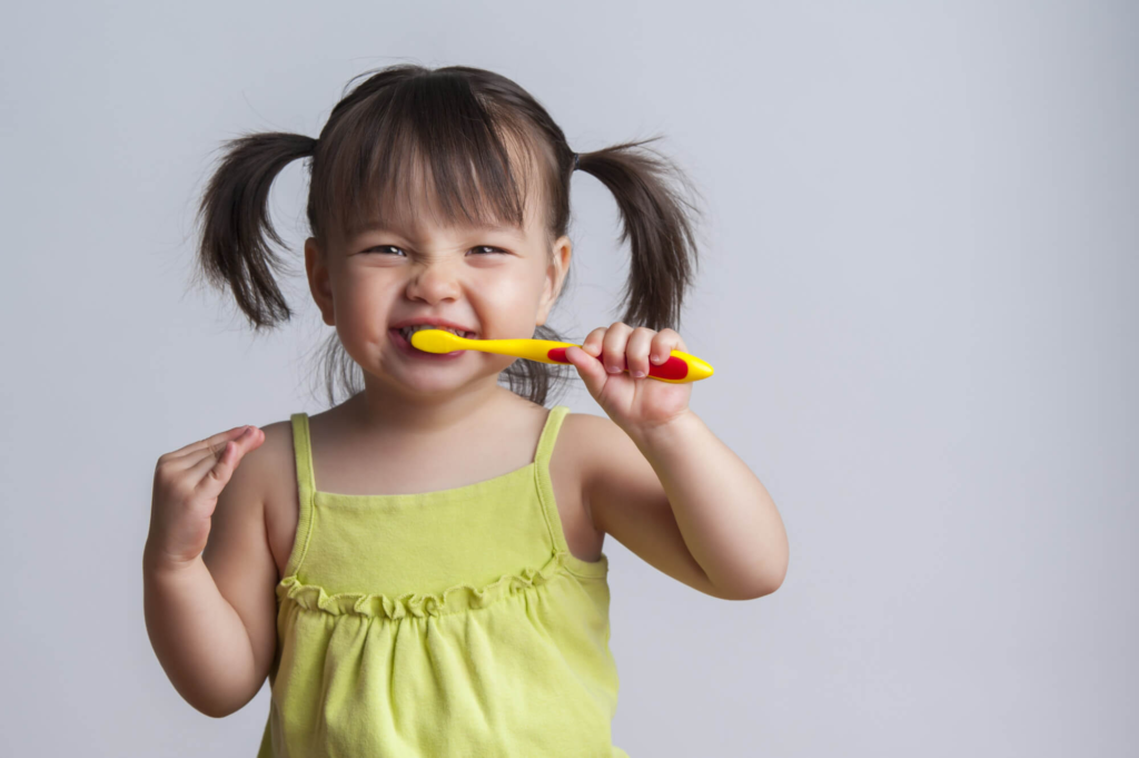 Habits That Damage Teeth: 5 Daily Mistakes to Avoid